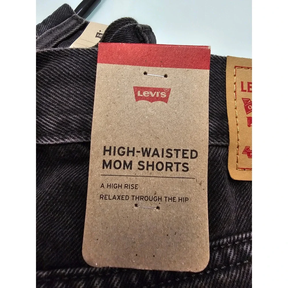 Levi's Womens High Rise Mom Shorts Black Cotton Relaxed Size 32